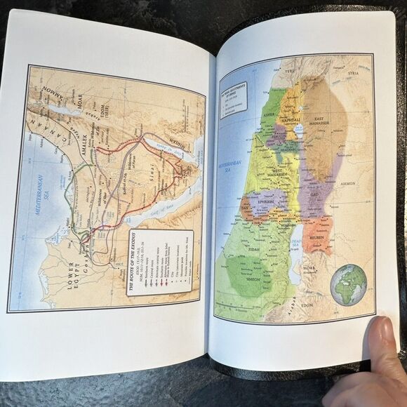 Vintage Black Leatherette Holman KJV Holy‎ Bible Red Letter Edition W Maps - Picture 8 of 9